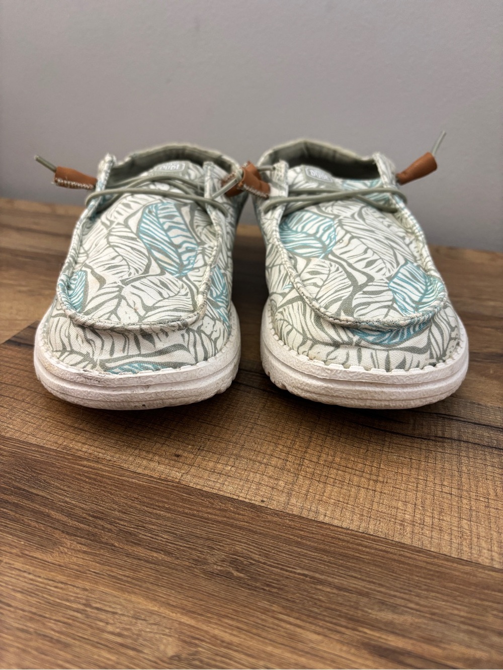 Hey Dude Wendy Tropical Loafers Slip On Comfort Shoes - Picture 3 of 10